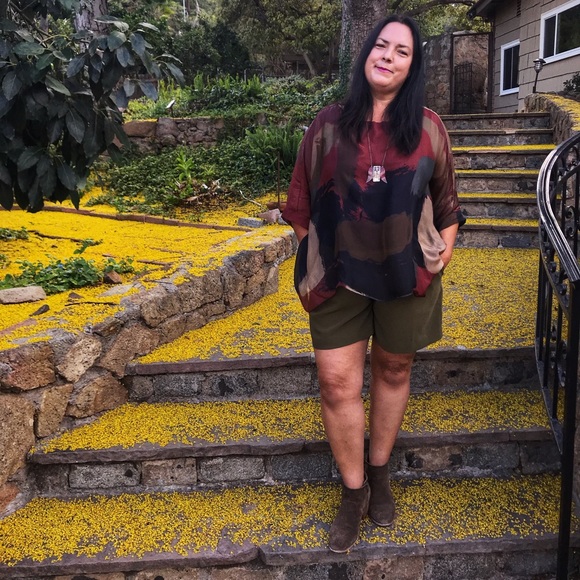 Meet Your Posher, Sophia - Picture 3 of 16